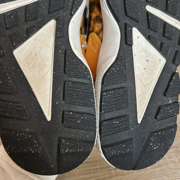 Women's Nike Air Huarache Run OG Tortoise Shell Curry Phantom White DQ9317-001 - Picture 11 of 12